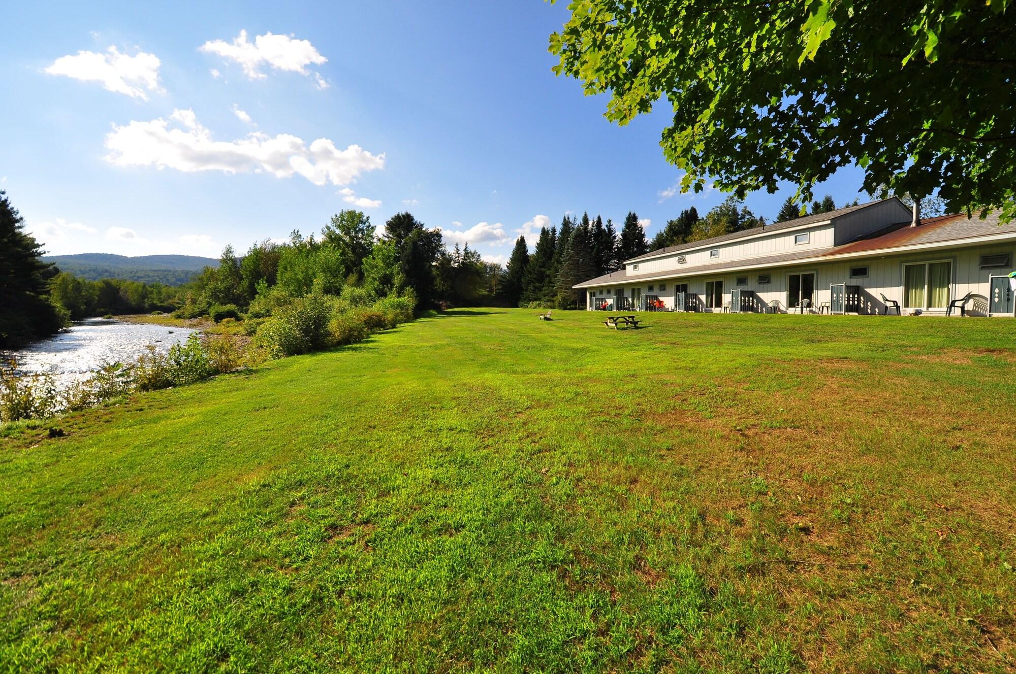 Sun & Ski Inn And Suites Stowe Ngoại thất bức ảnh