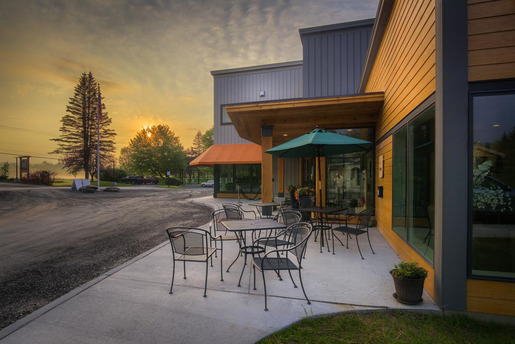 Sun & Ski Inn And Suites Stowe Ngoại thất bức ảnh
